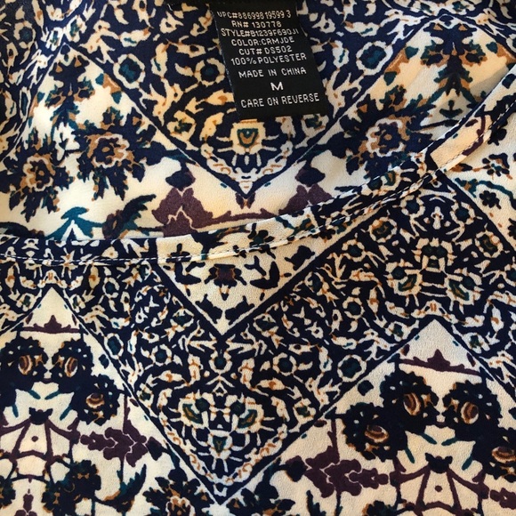 Floral Pattern Top - Picture 2 of 2